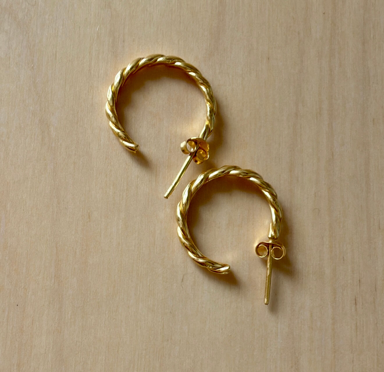 LUNA + ROSE // The Hudson Twisted Hoops // 18 kt Gold