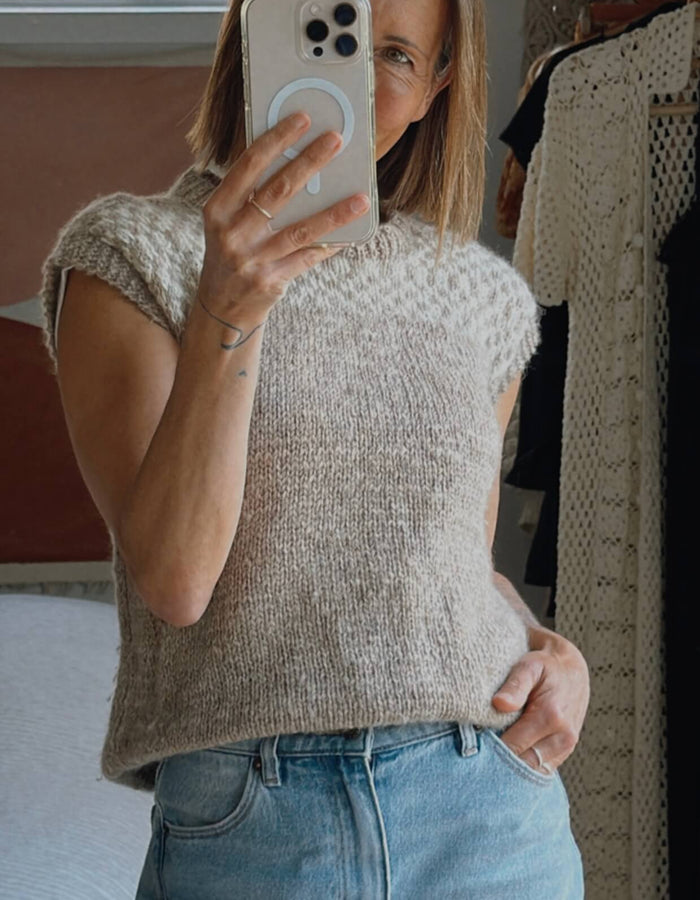 HAND-KNITTED VEST // Pure Wool // Biscotti/cream // Small