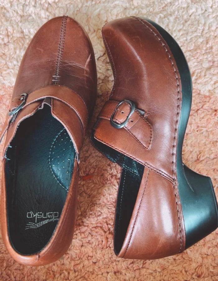 DANSKO // Tamara Burnished Berry // Leather Clogs // EUR 39