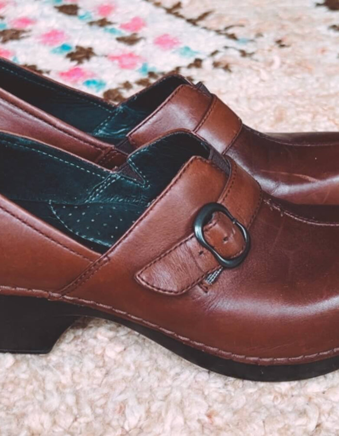 DANSKO // Tamara Burnished Berry // Leather Clogs // EUR 39