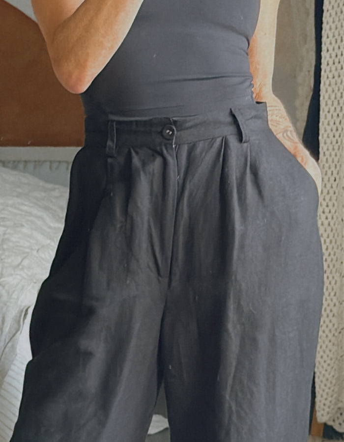 ROLLA'S // Chloe Pleat Linen Pants // Black // Size 8