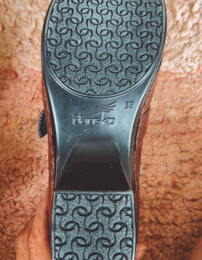 DANSKO // Tamara Burnished Berry // Leather Clogs // EUR 39
