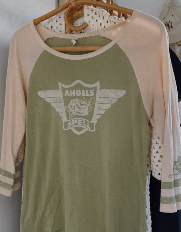 SPELL & THE GYPSY COLLECTIVE // Angels Raglan Tee // Small