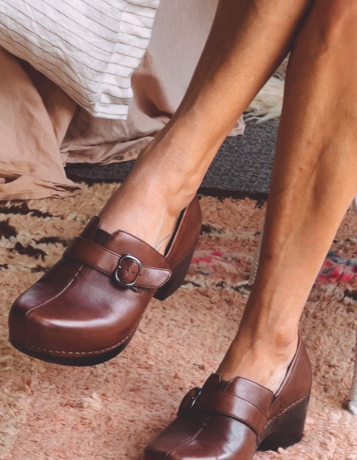 DANSKO // Tamara Burnished Berry // Leather Clogs // EUR 39