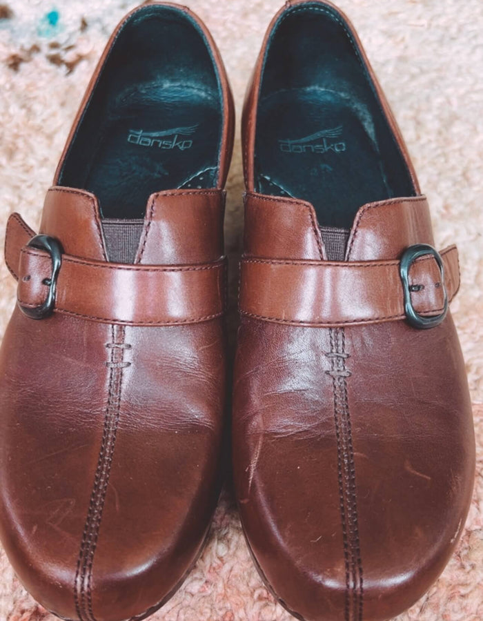 DANSKO // Tamara Burnished Berry // Leather Clogs // EUR 39