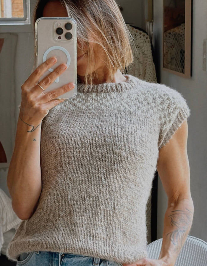 HAND-KNITTED VEST // Pure Wool // Biscotti/cream // Small