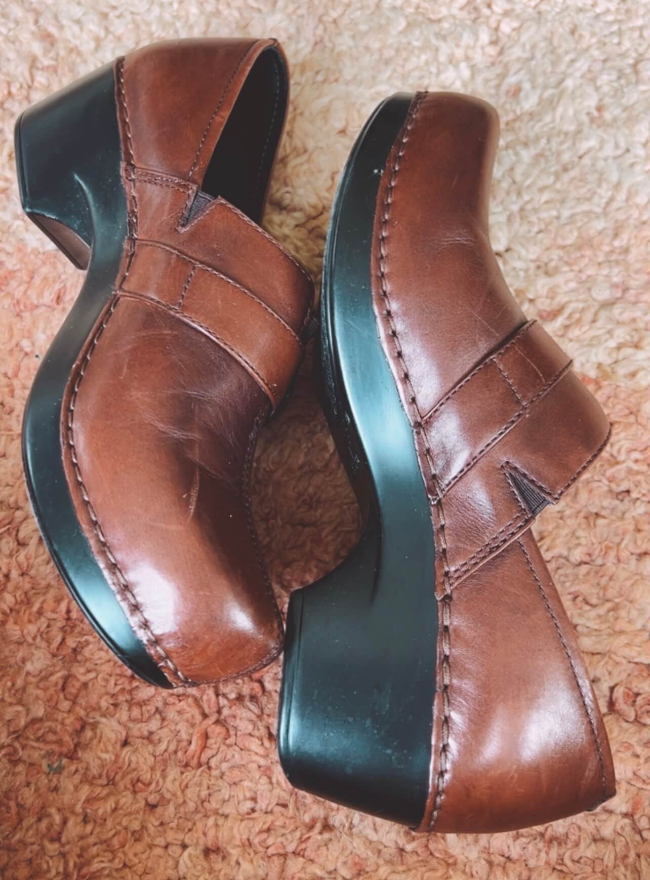 DANSKO // Tamara Burnished Berry // Leather Clogs // EUR 39