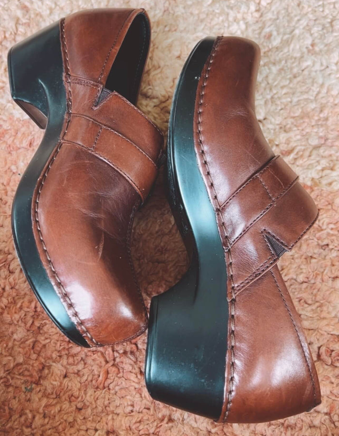 DANSKO // Tamara Burnished Berry // Leather Clogs // EUR 39