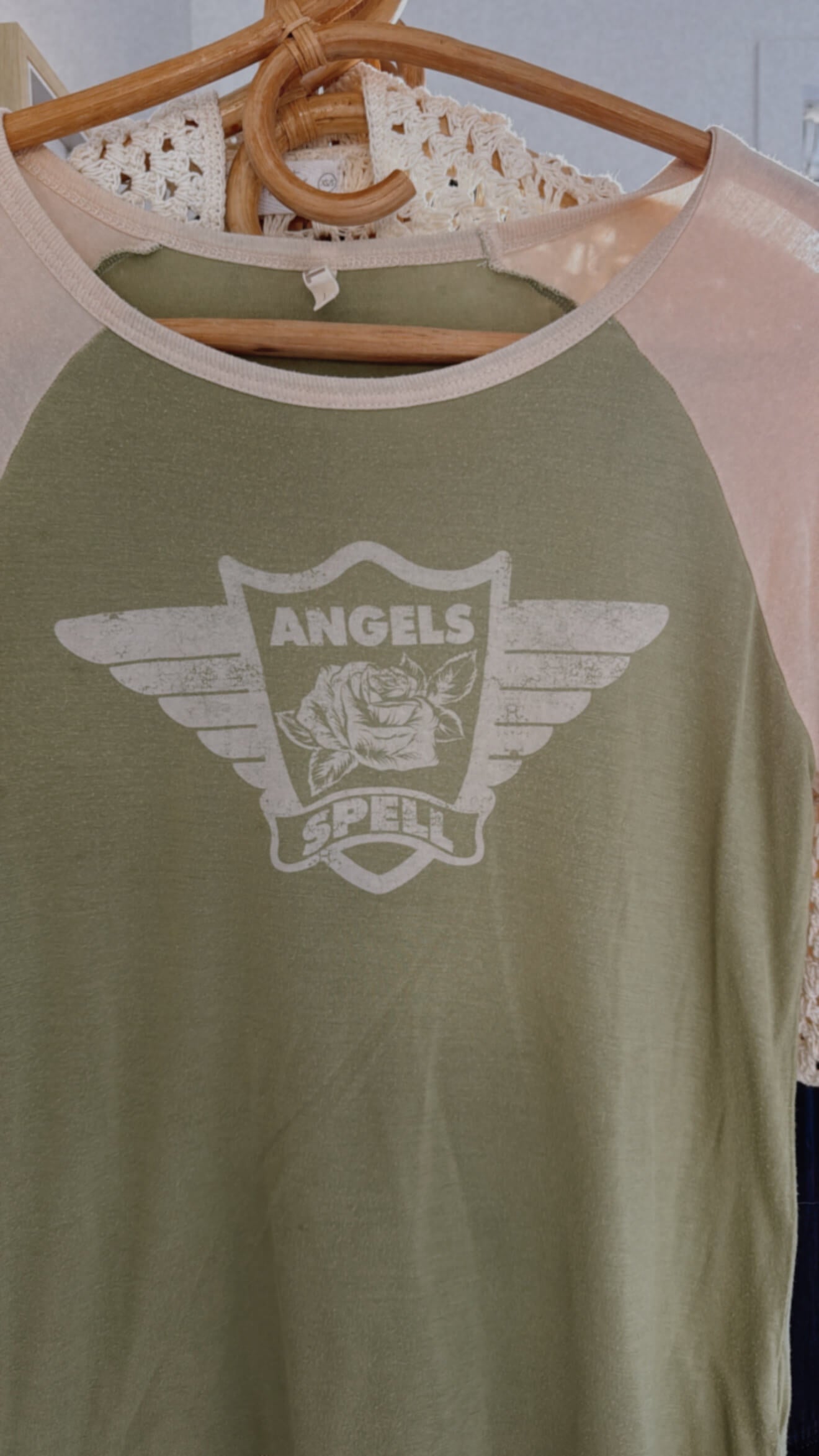 SPELL & THE GYPSY COLLECTIVE // Angels Raglan Tee // Small