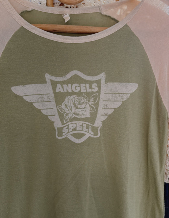 SPELL & THE GYPSY COLLECTIVE // Angels Raglan Tee // Small