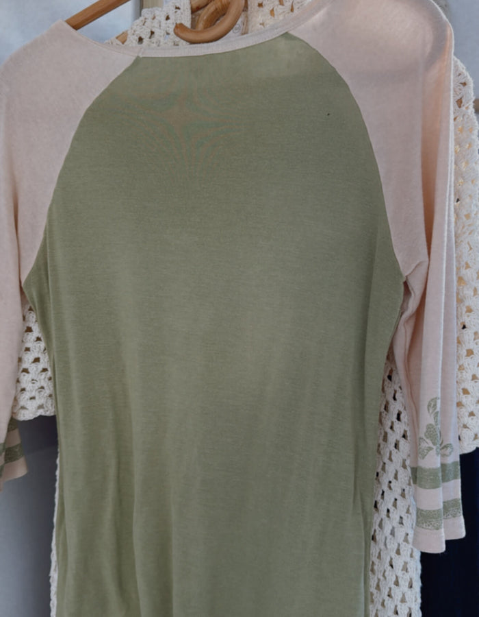 SPELL & THE GYPSY COLLECTIVE // Angels Raglan Tee // Small