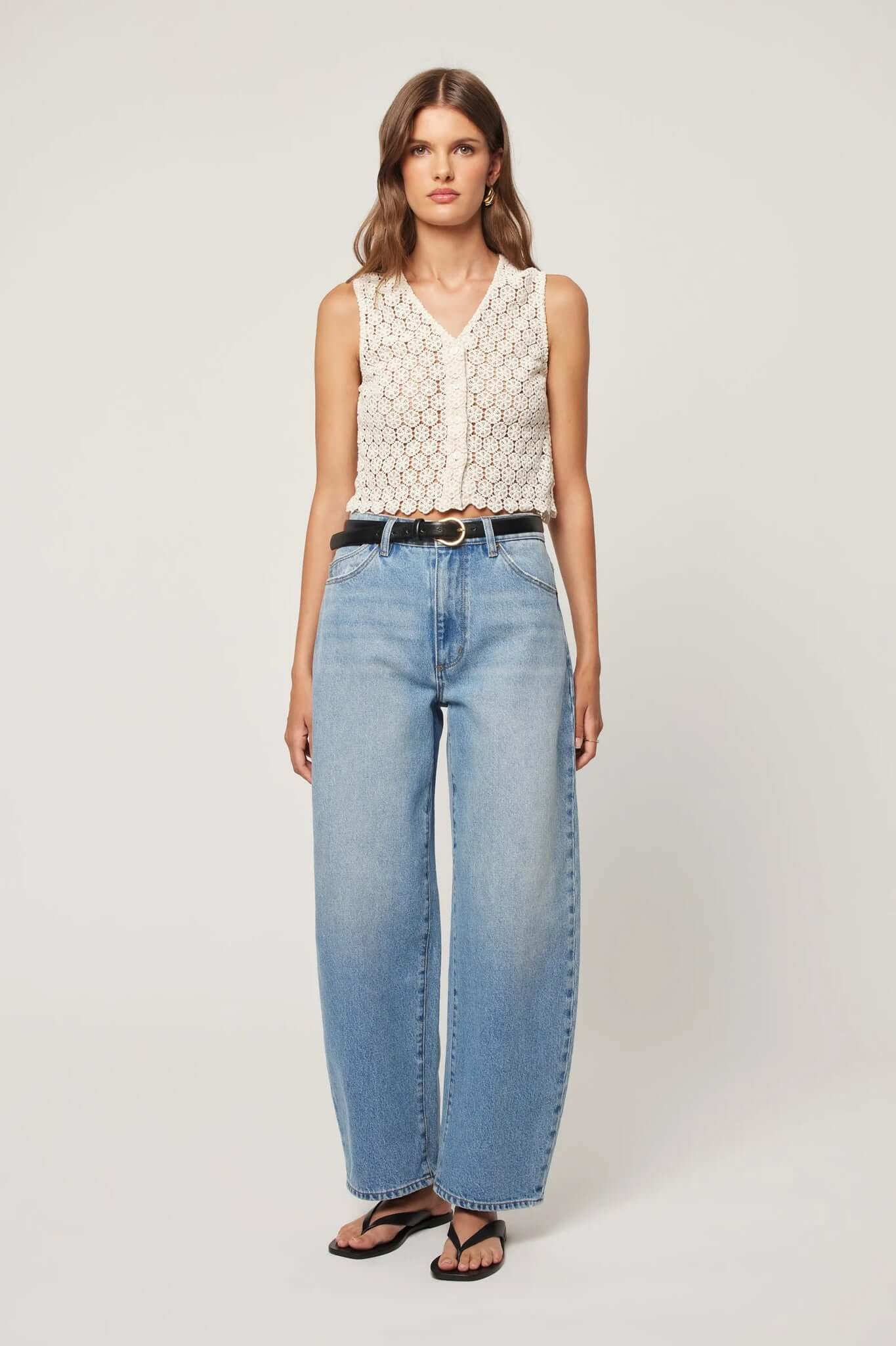 ROLLA'S Gigi Barrel Jean // Brad Blue