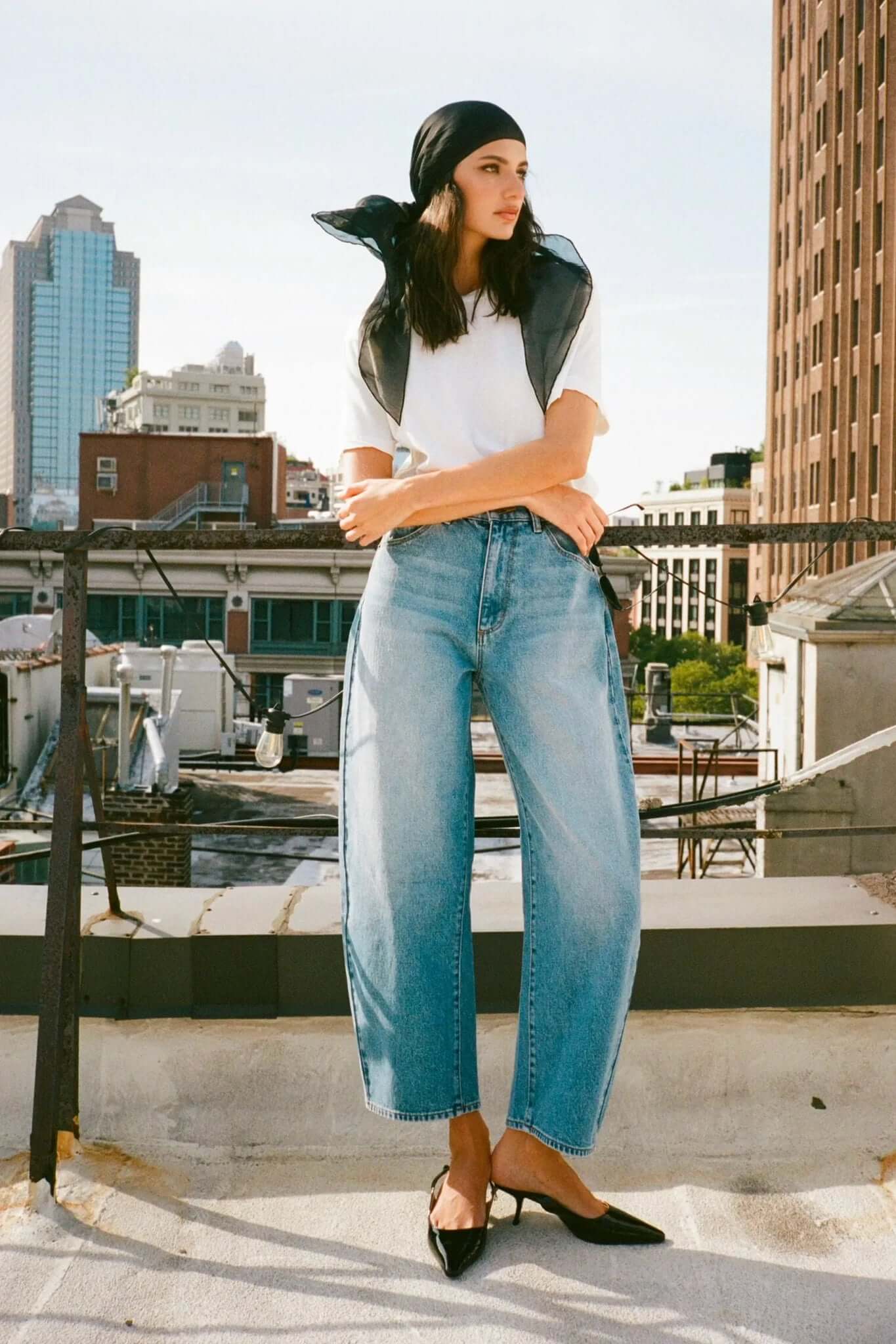 ROLLA'S // Gigi Barrel Jean // Brad Blue