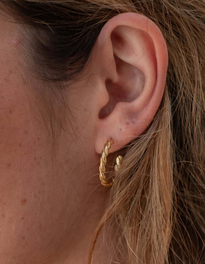 LUNA + ROSE // The Hudson Twisted Hoops // 18 kt Gold