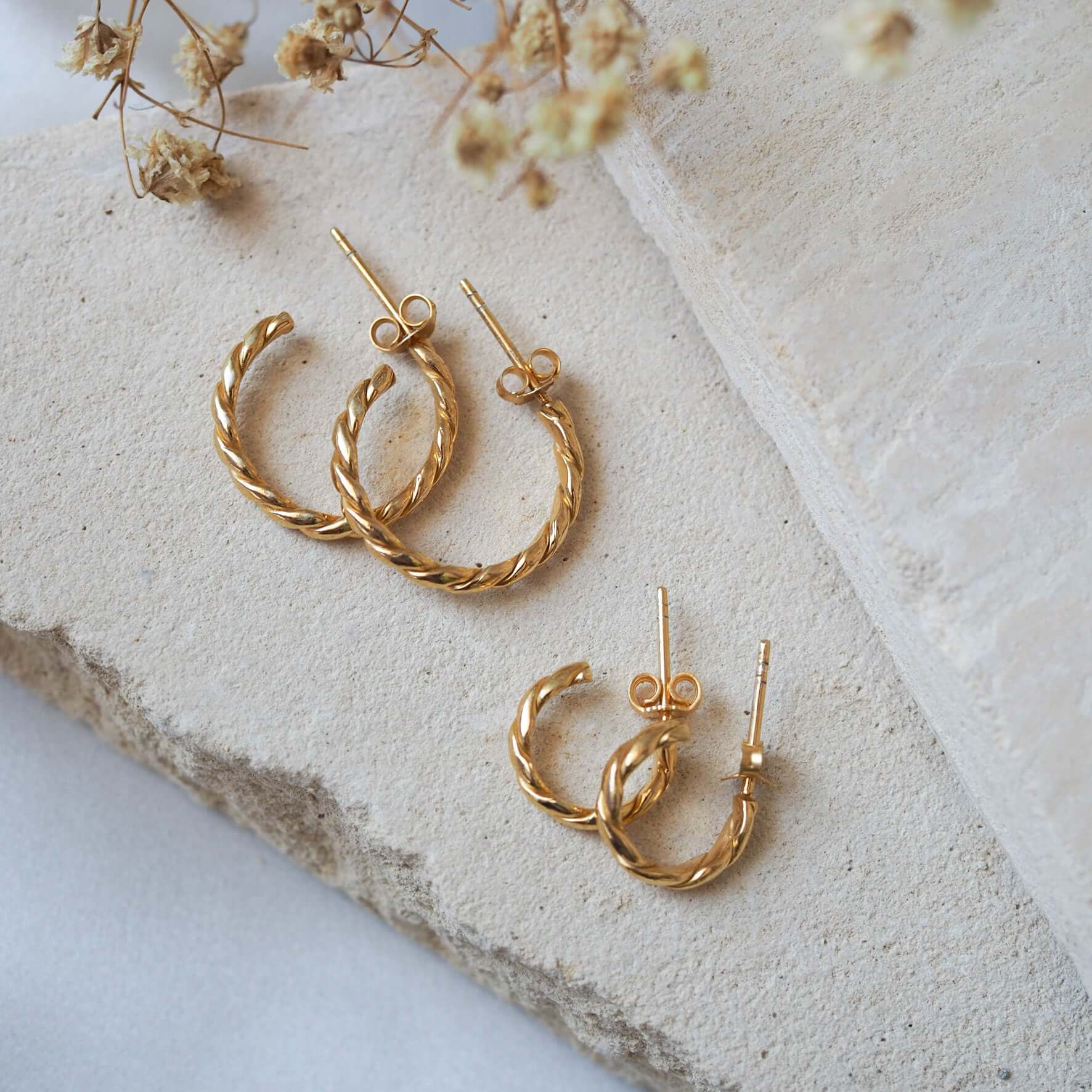 LUNA + ROSE // The Hudson Twisted Hoops // 18 kt Gold
