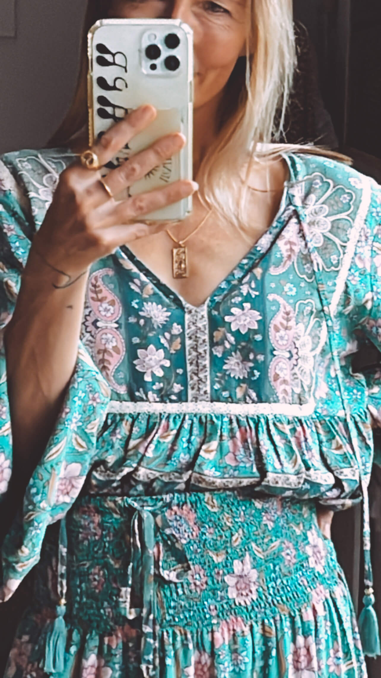 LUNA + ROSE // Freyja Goddess Of Love // Pendant Necklace // Gold
