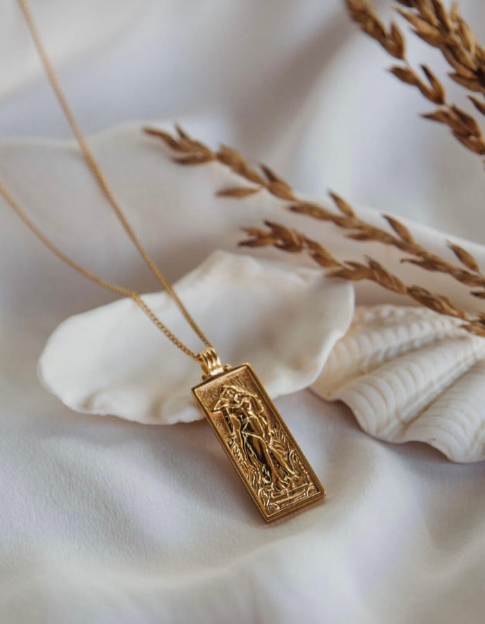 LUNA + ROSE // Freyja Goddess Of Love // Pendant Necklace // Gold