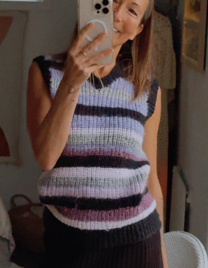HAND-KNITTED VEST // Pure Wool // Striped // Small