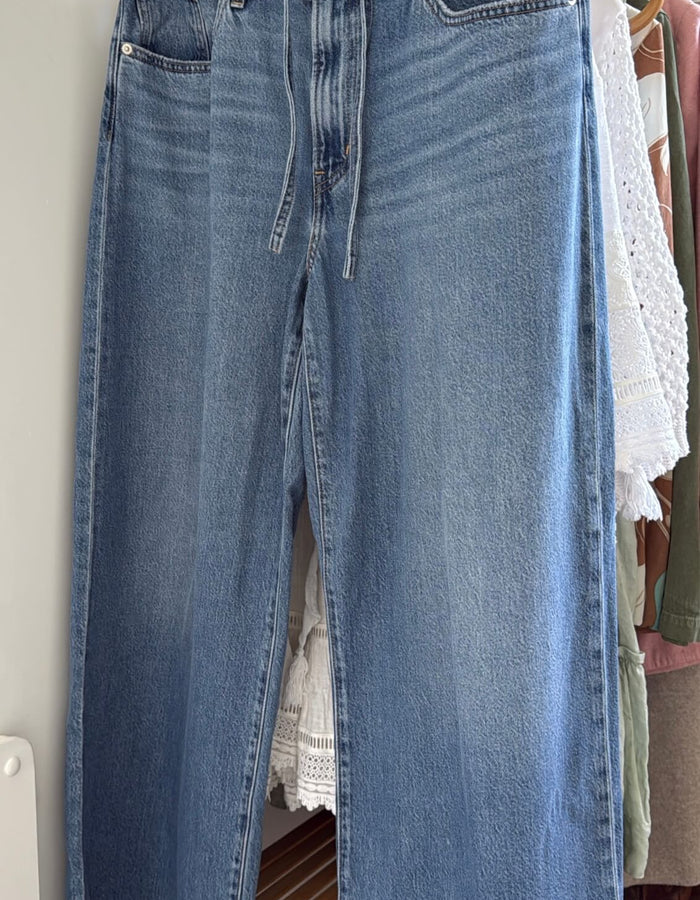 LEVI'S® // Women's XL Straight Jeans // Good Grades // Size 31