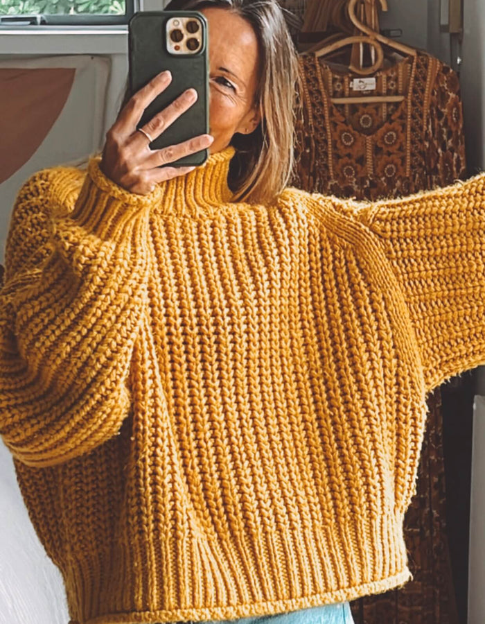 H&M Mustard Turtleneck Jersey // XL