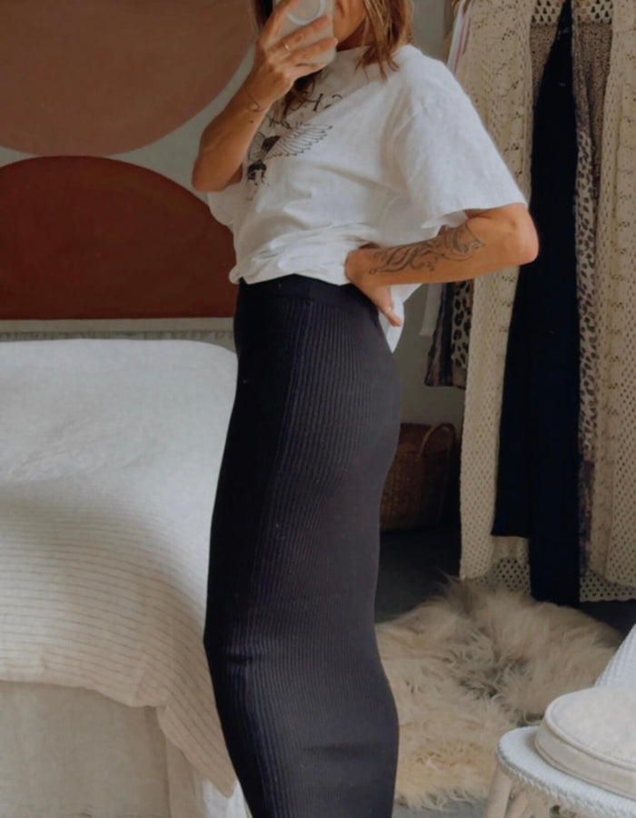 WINNIE & CO // Knitted Maxi Skirt // Black // XS/S