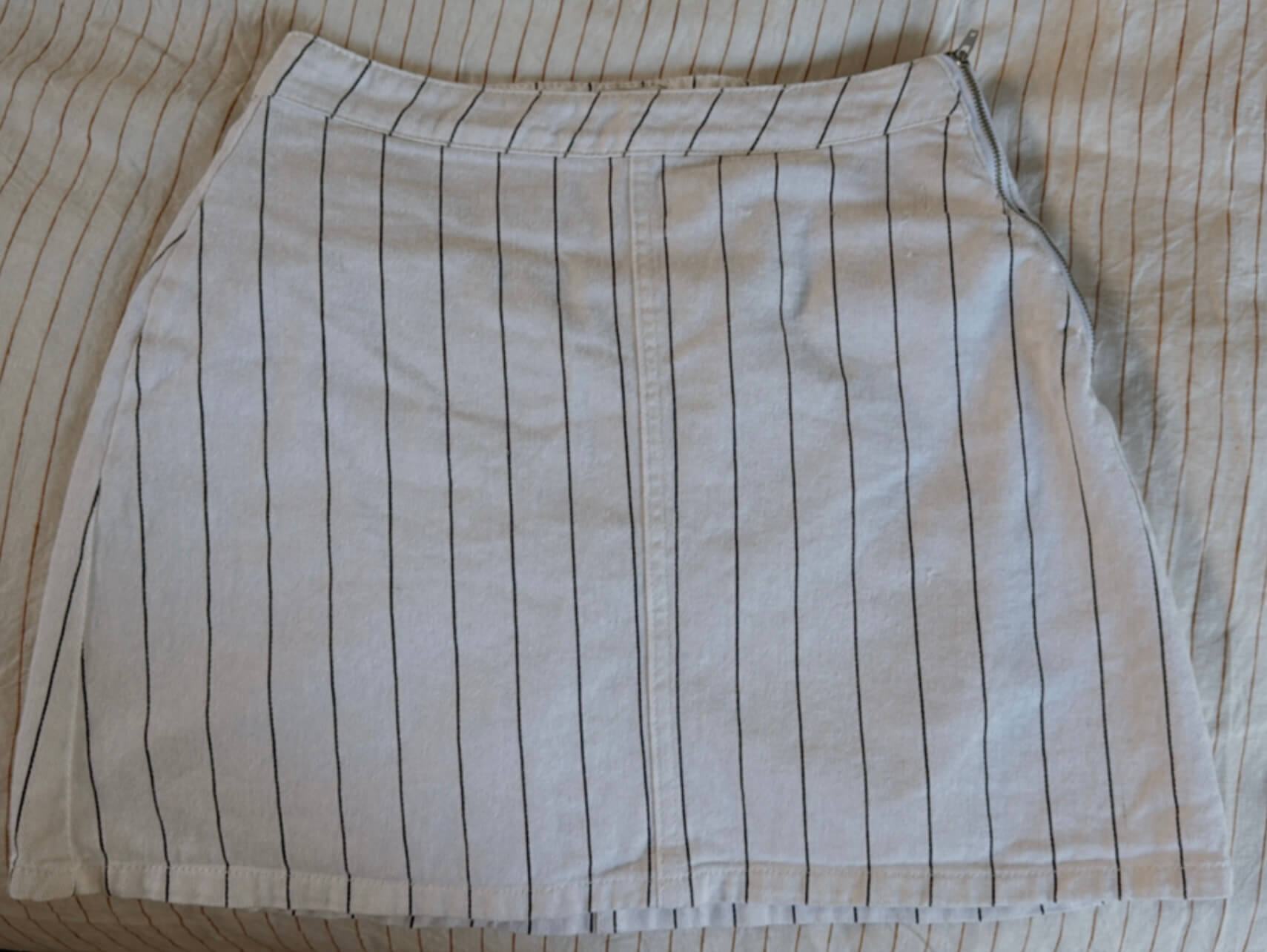 COTTON ON // A-line Mini Skirt // Black/White Pinstripe // Size 8
