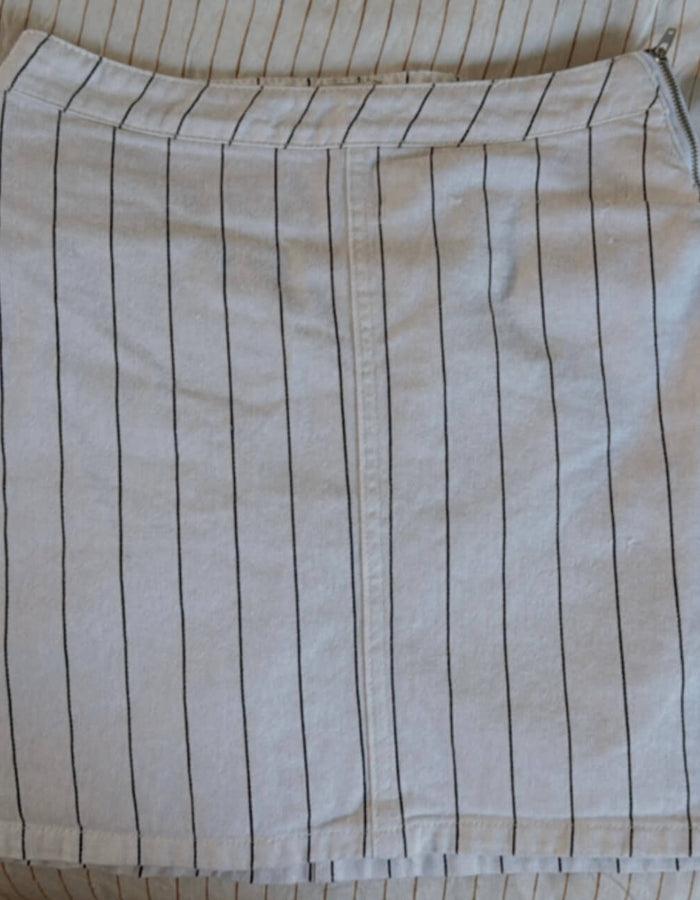 COTTON ON // A-line Mini Skirt // Black/White Pinstripe // Size 8