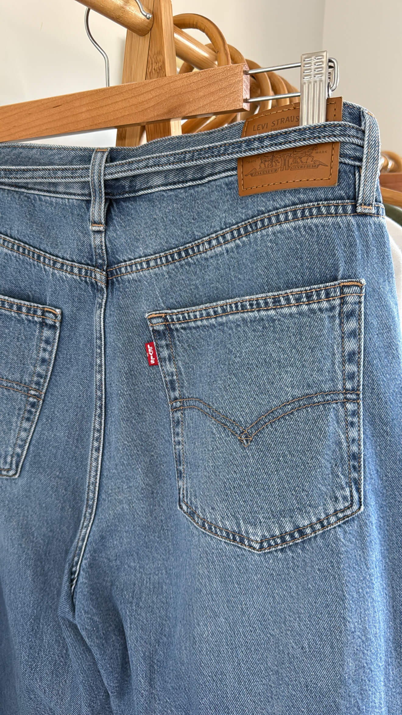 LEVI'S® // Women's XL Straight Jeans // Good Grades // Size 31