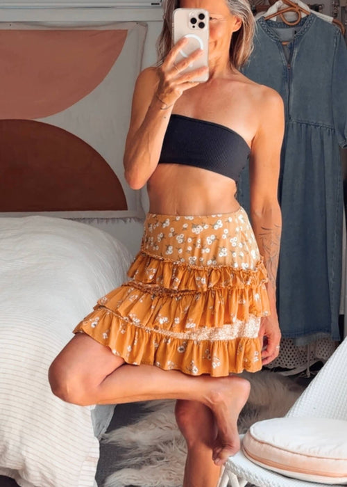 BAMBOO BLONDE // Lory Mini Skirt // Size 6