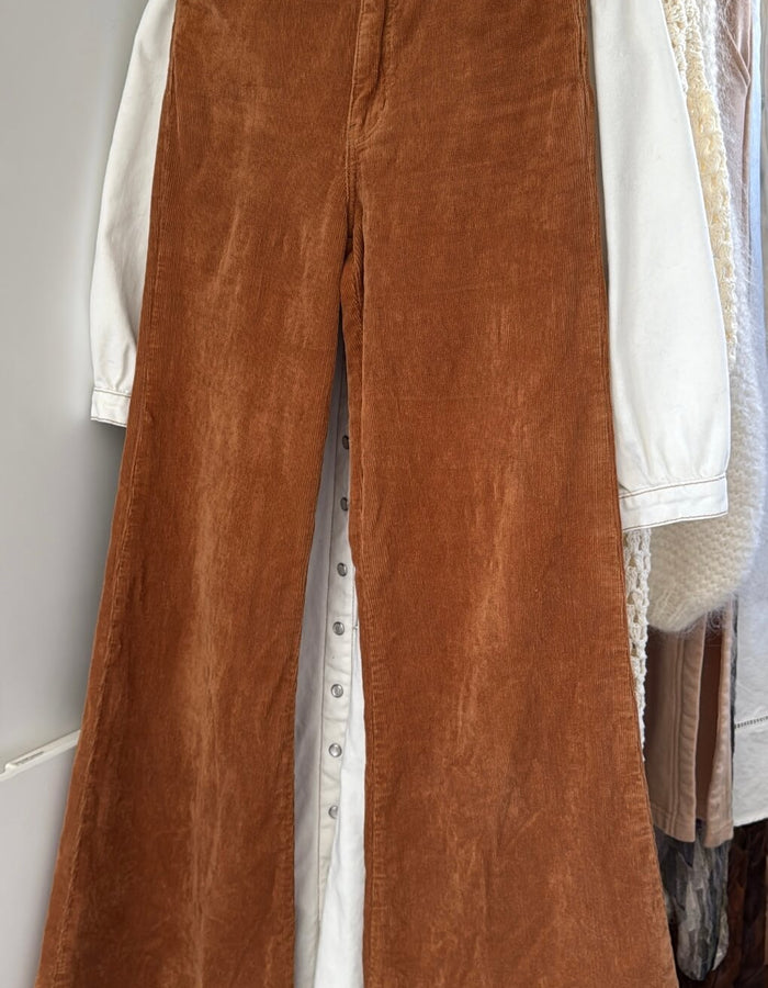 Rolla's Eastcoast // High Rise Flare // Caramel Cord // Size 26 (AUS/NZ 8)