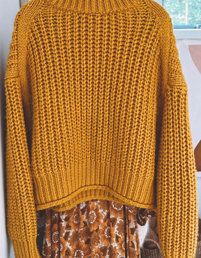 H&M Mustard Turtleneck Jersey // XL