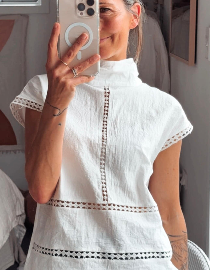 WHITE COTTON // Mandarin Cut-Out Blouse // Small