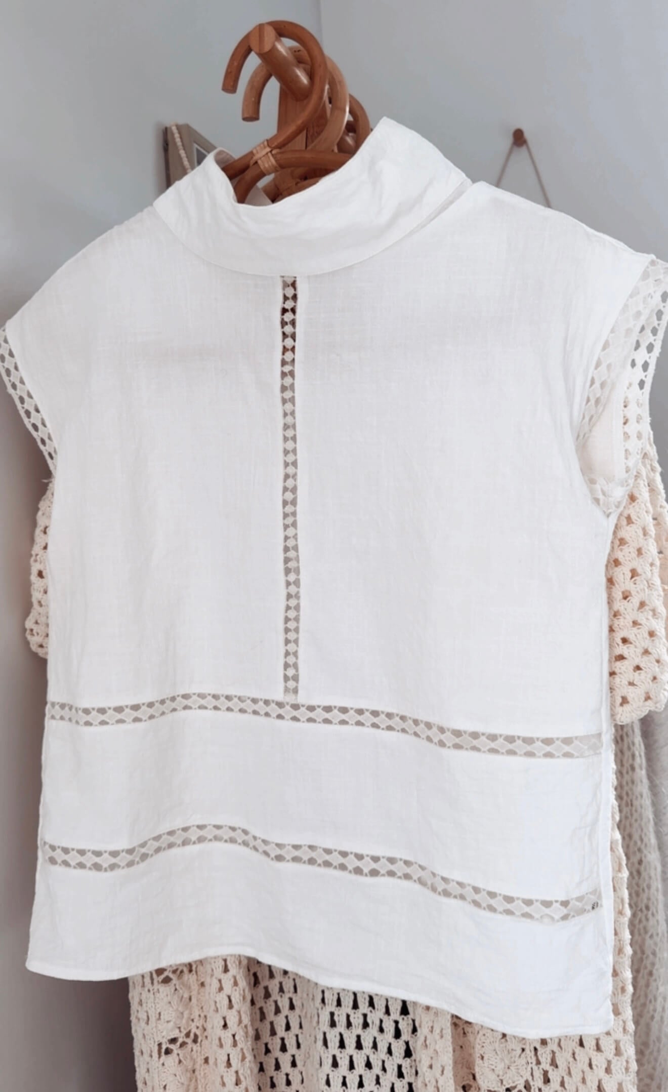 WHITE COTTON // Mandarin Cut-Out Blouse // Small