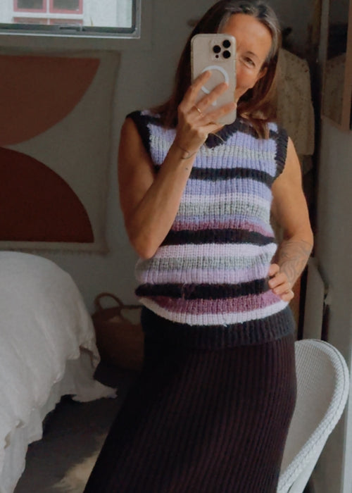HAND-KNITTED VEST // Pure Wool // Striped // Small