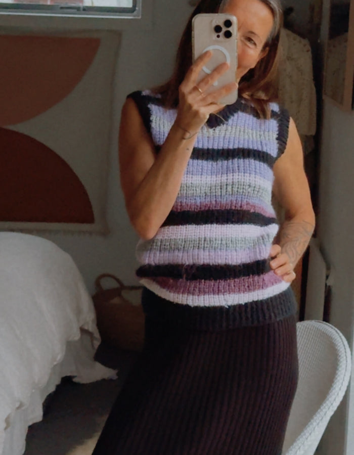HAND-KNITTED VEST // Pure Wool // Striped // Small