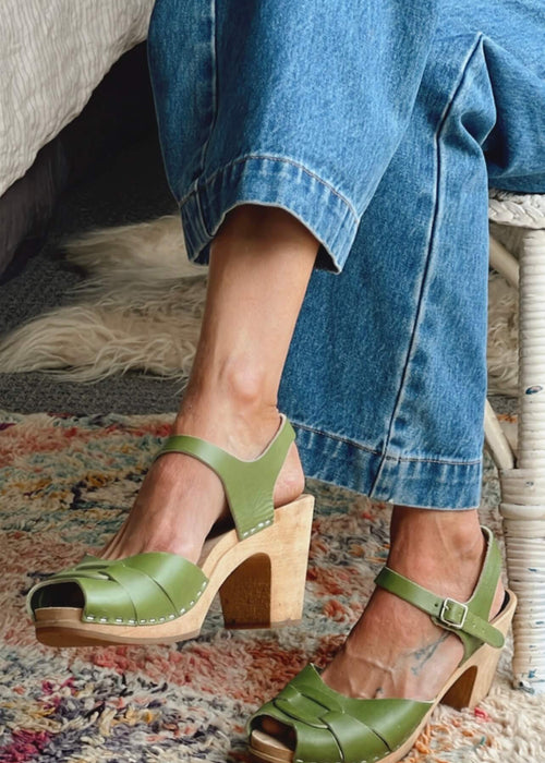 Swedish Hasbeens // Toffel Green Wooden-Heeled Clogs // EUR 41