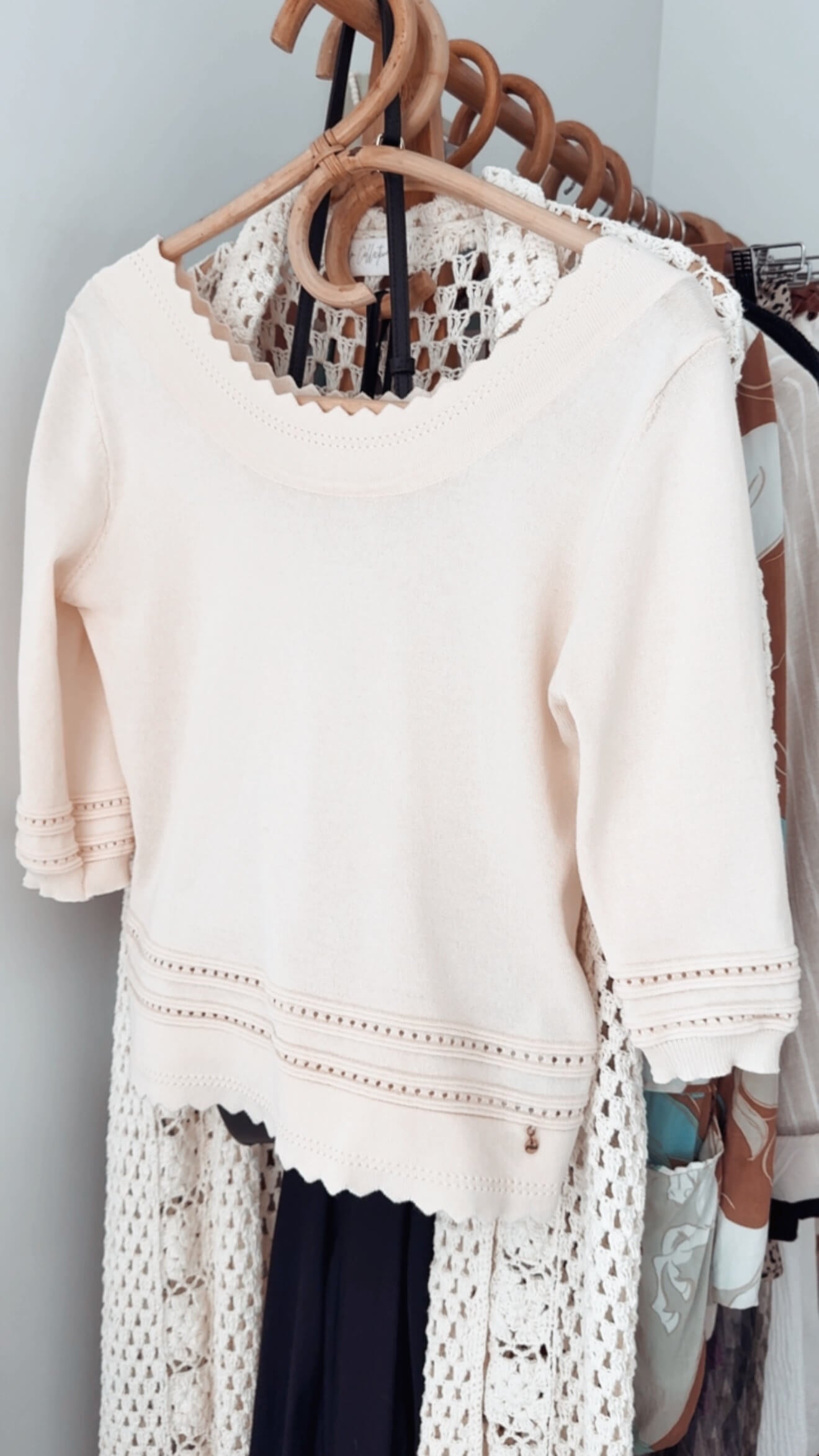 ARTIGLI // SHORT-SLEEVE SWEATER // Vanilla // Small