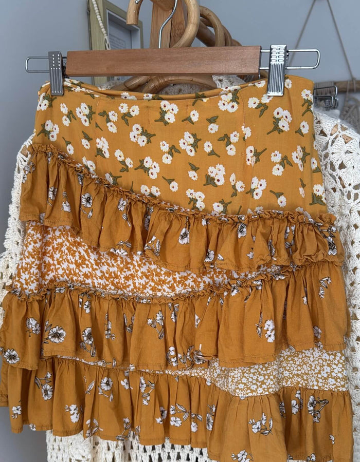 BAMBOO BLONDE // Lory Mini Skirt // Size 6