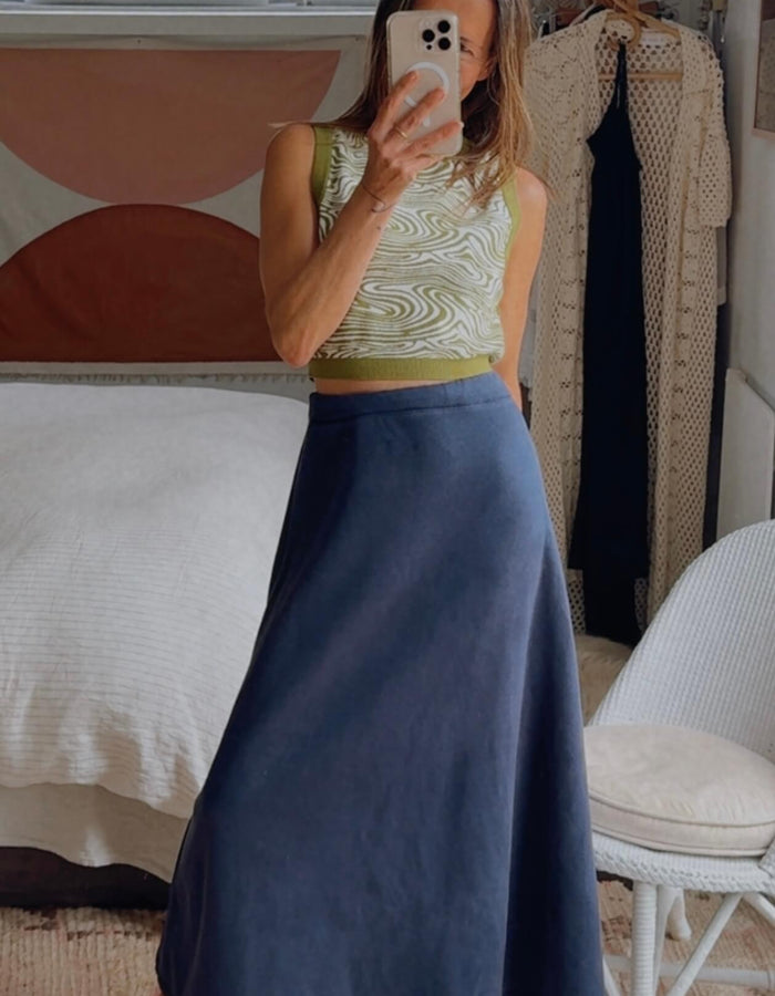 KOBE LETTUCE // Navy Maxi Skirt // Small
