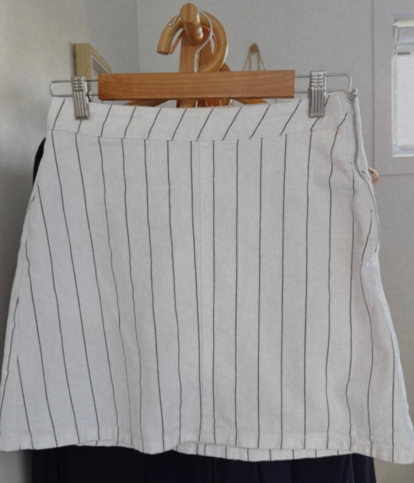 COTTON ON // A-line Mini Skirt // Black/White Pinstripe // Size 8