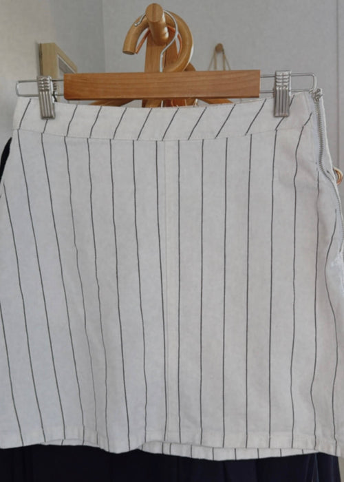 COTTON ON A-line Mini Skirt // Black/White Pinstripe // Size 8