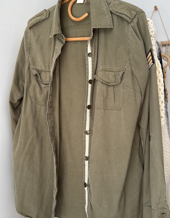 ROXY // Mountains & Waves Army Shirt // Small