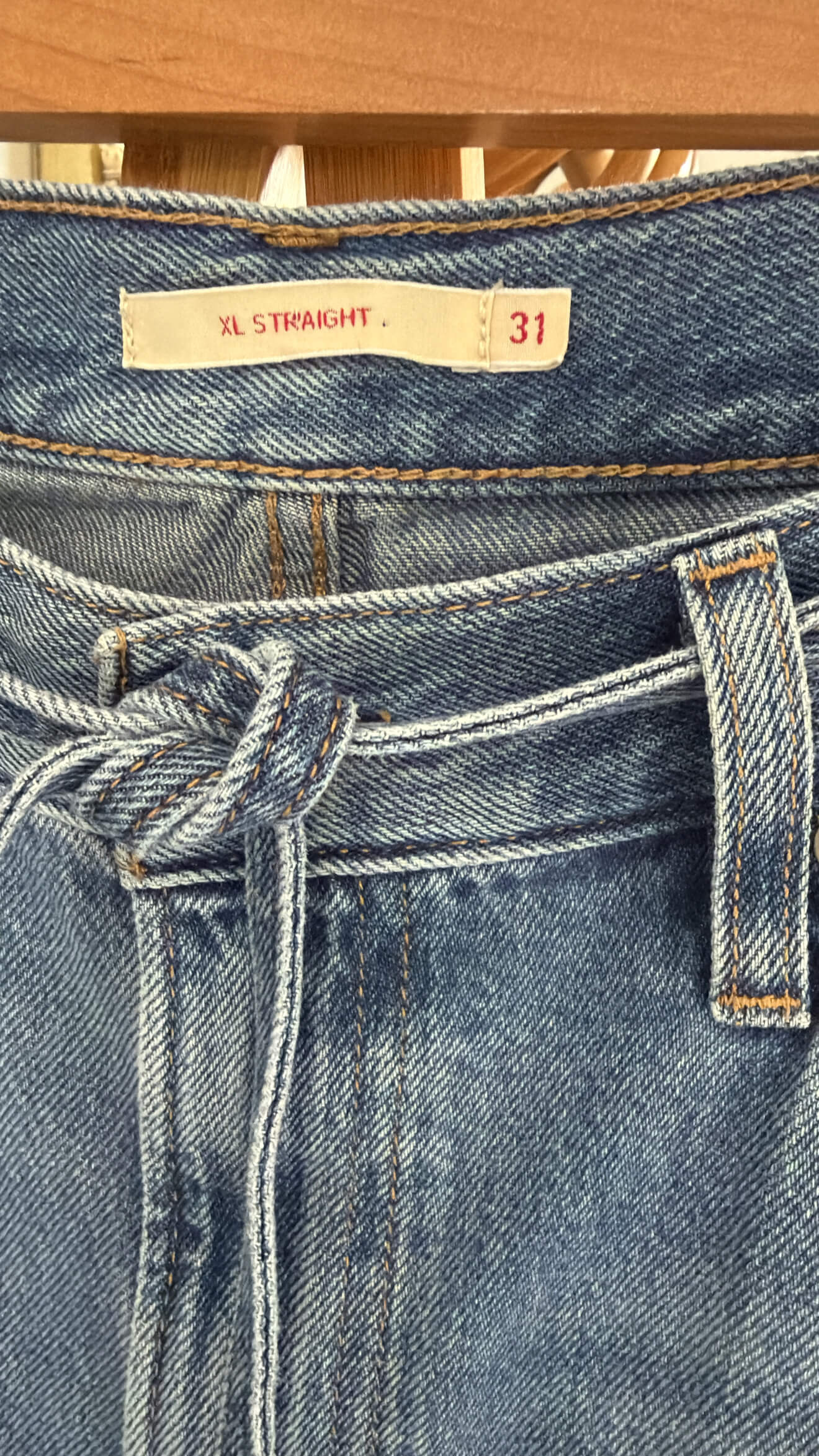 LEVI'S® // Women's XL Straight Jeans // Good Grades // Size 31