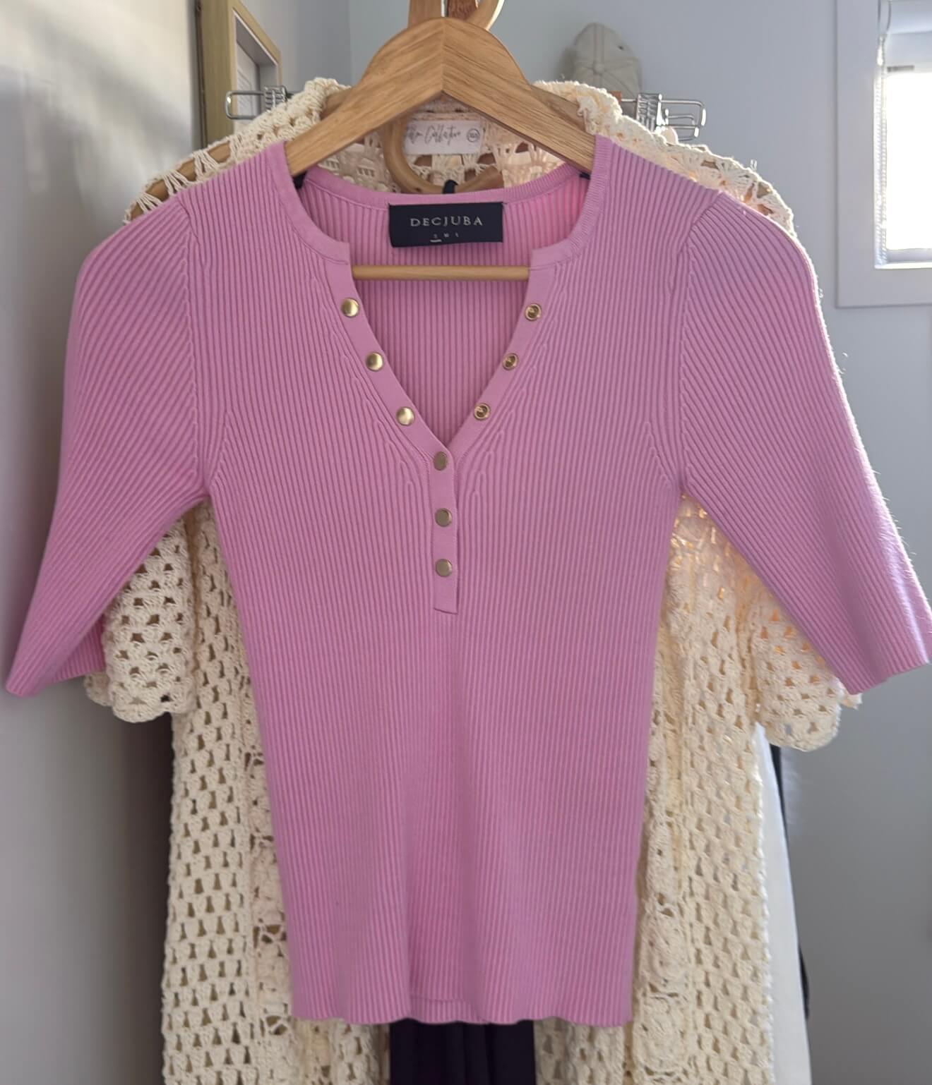 DECJUBA // Pink Ribbed Tee // Small