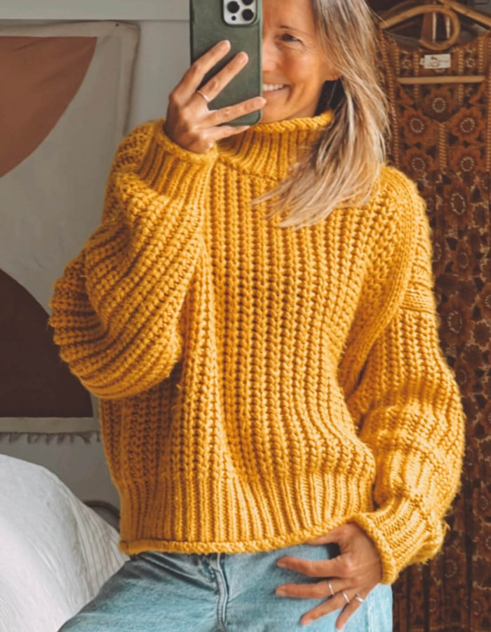 H&M Mustard Turtleneck Jersey // XL