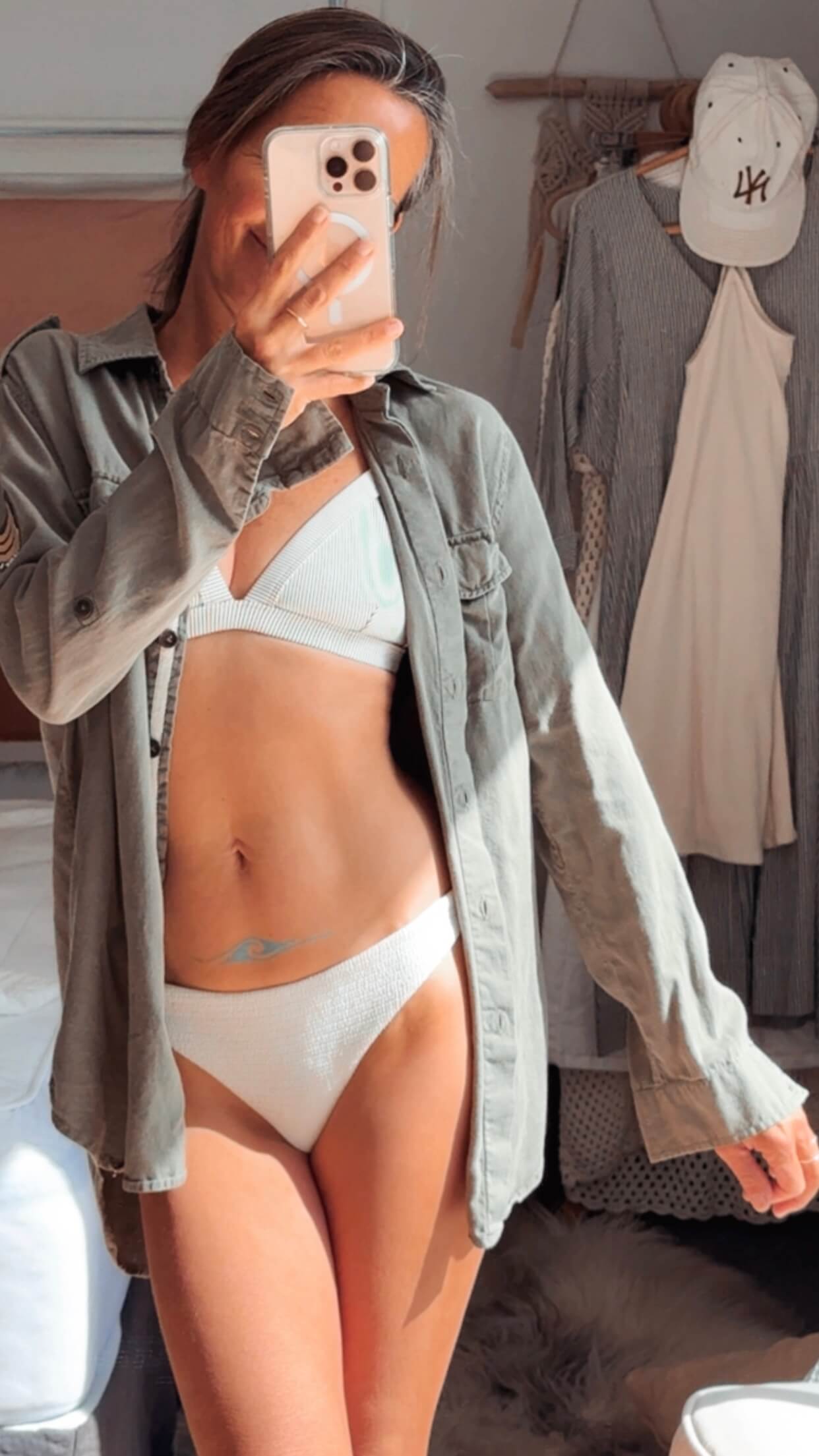 ROXY // Mountains & Waves Army Shirt // Small