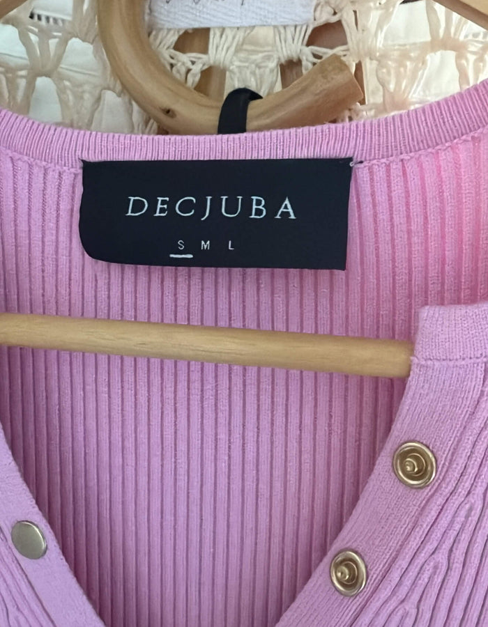 DECJUBA // Pink Ribbed Tee // Small