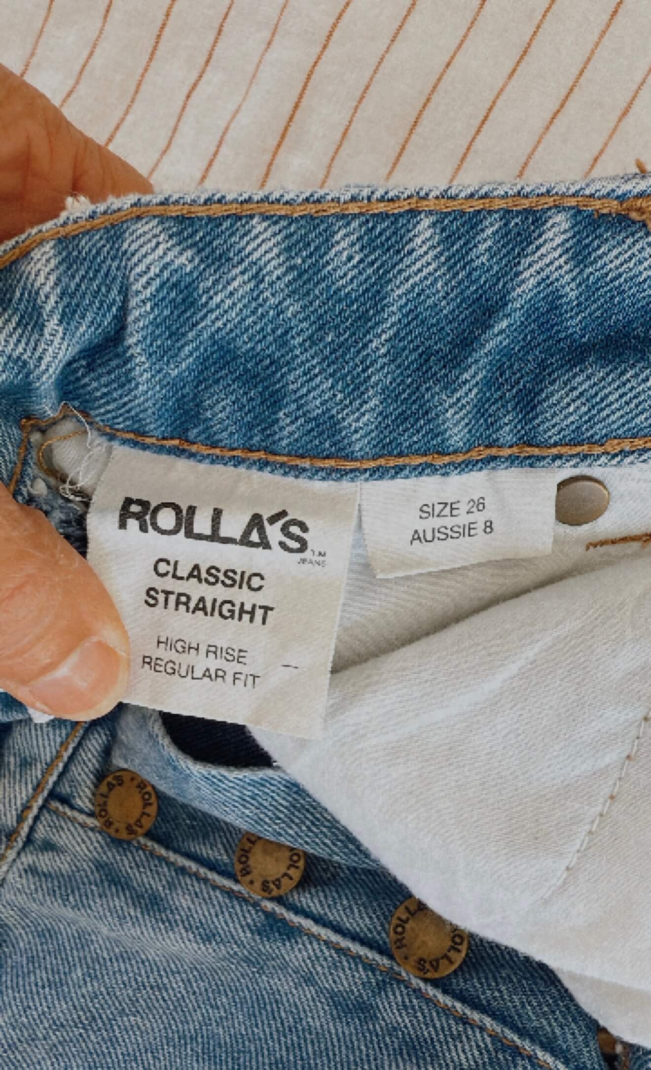 ROLLA'S // Classic Straight High Rise Jeans // Regular Fit // Size 26 (Size 8)