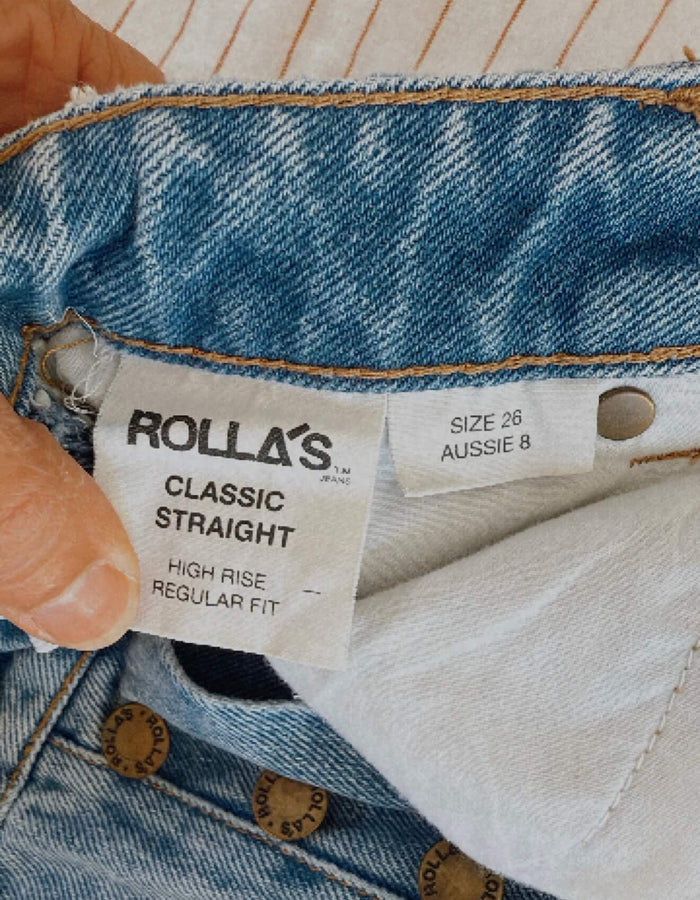 ROLLA'S // Classic Straight High Rise Jeans // Regular Fit // Size 26 (Size 8)