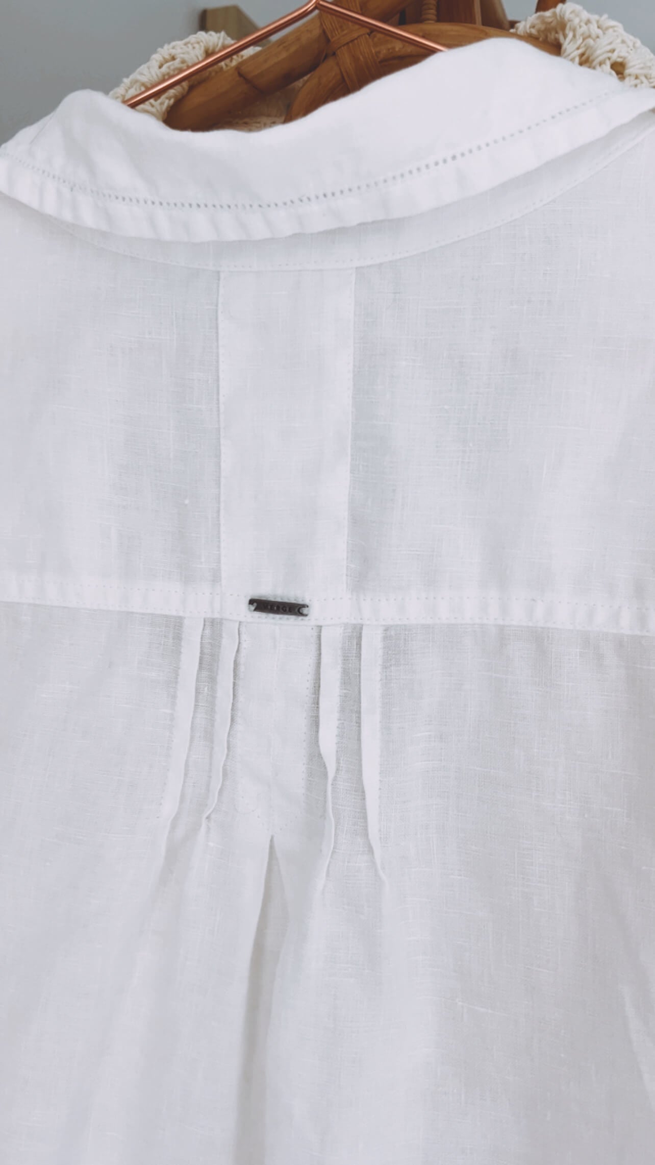 White Linen Shirt // S/M